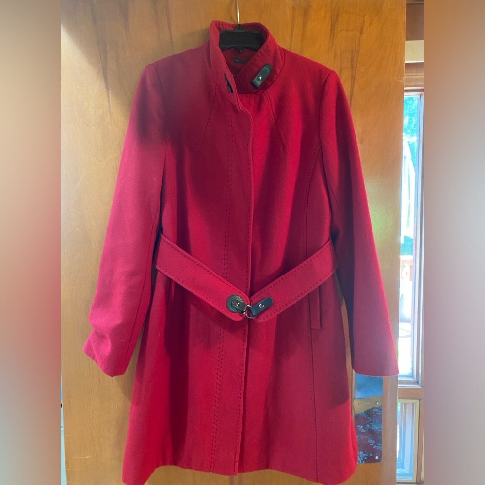 Classy fall winter/coat. Pictures don’t do it justice!